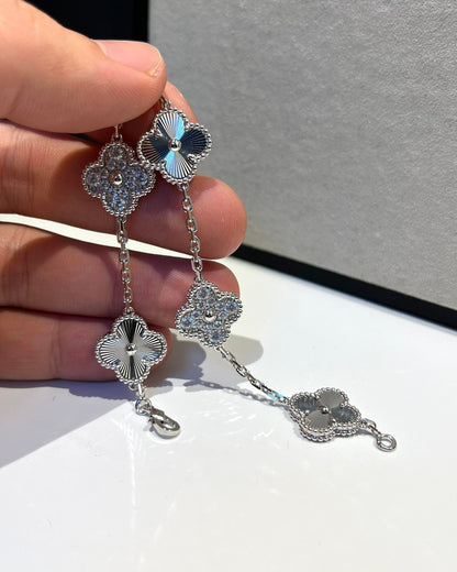 [Glitter Jewelry]CLOVER 5 MOTIF SILVER DIAMOND BRACELET