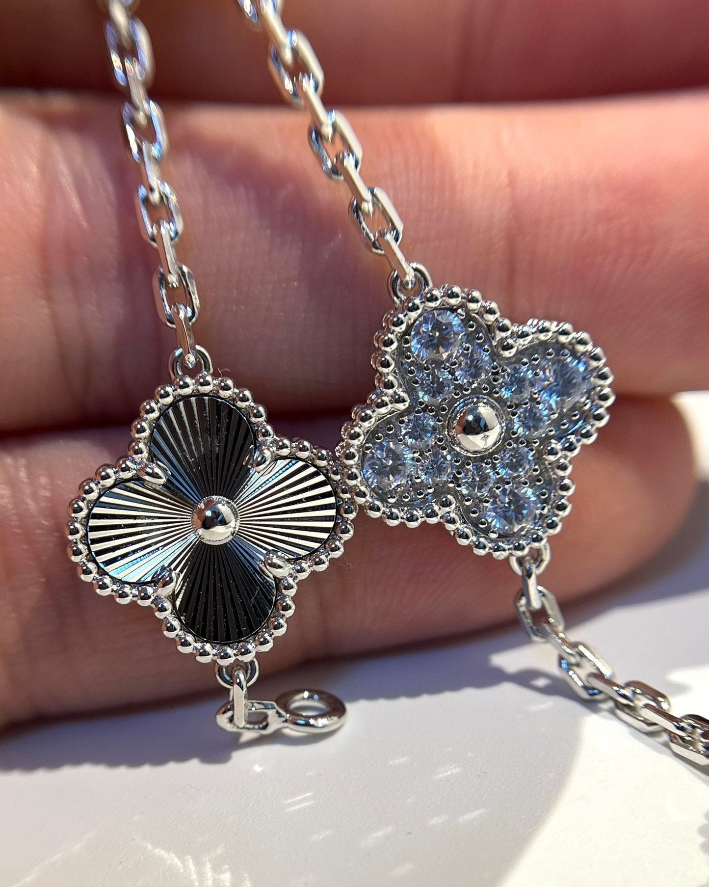 [Glitter Jewelry]CLOVER 5 MOTIF SILVER DIAMOND BRACELET
