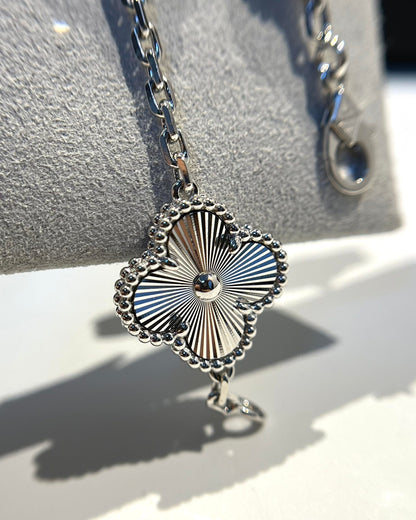 [Glitter Jewelry]CLOVER 5 MOTIF SILVER DIAMOND BRACELET