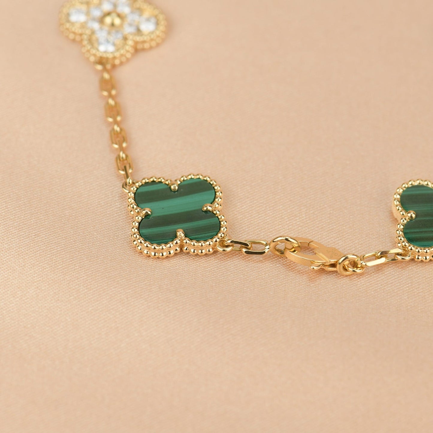 [Glitter Jewelry]CLOVER  5 MOTIF MALACHITE DIAMOND BRACELET