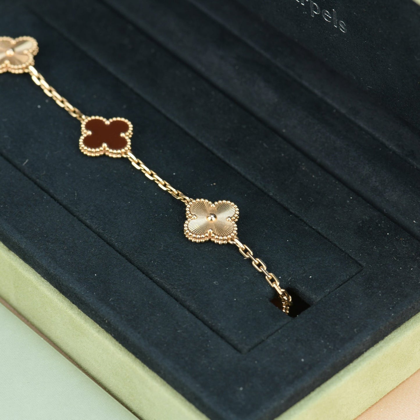 [Glitter Jewelry]CLOVER  5 MOTIFS CARNELIAN GOLD BRACELET