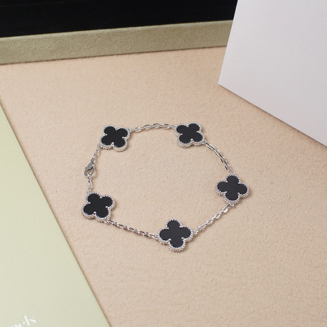 [Glitter Jewelry]CLOVER 5 MOTIF ONYXS  BRACELET SILVER