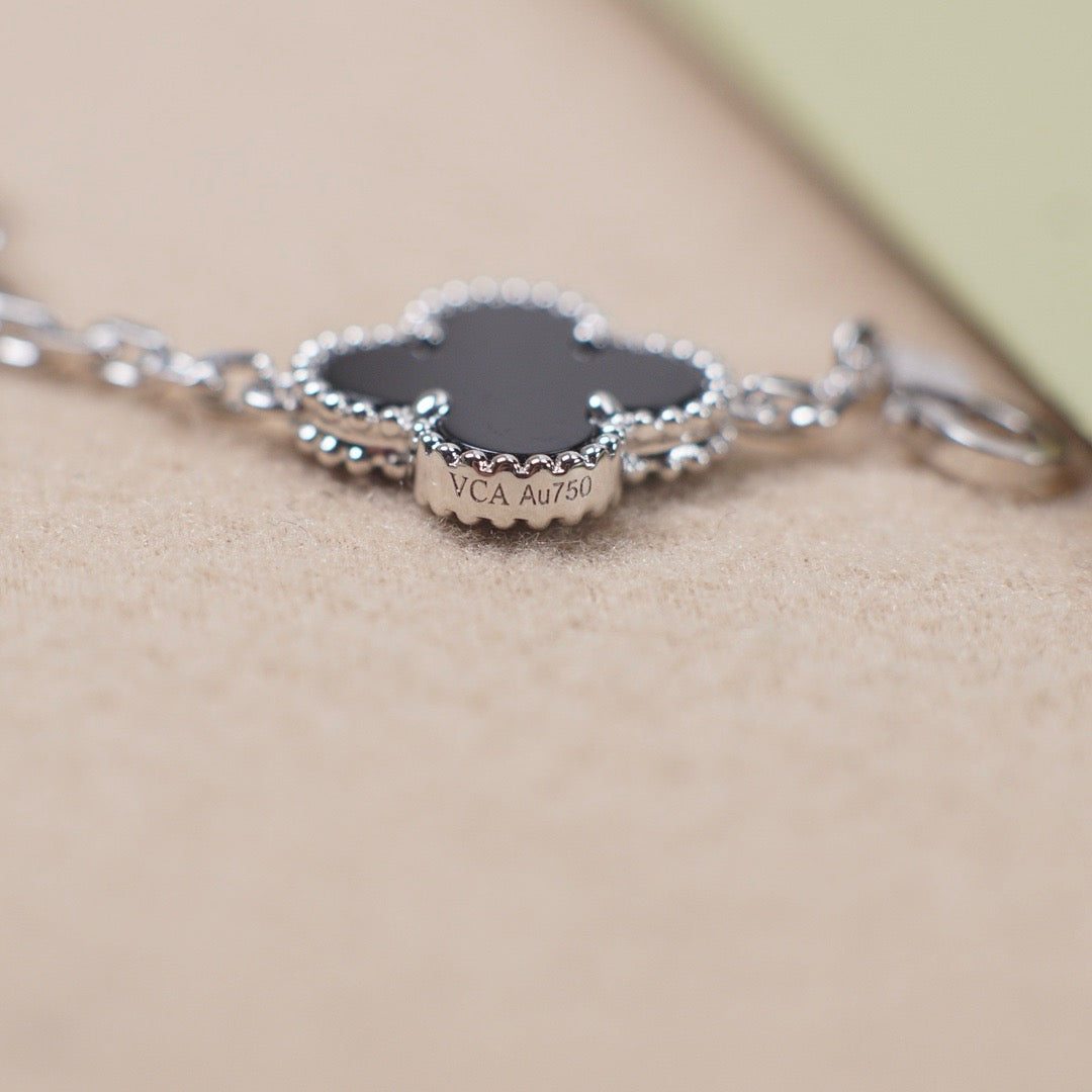 [Glitter Jewelry]CLOVER 5 MOTIF ONYXS  BRACELET SILVER