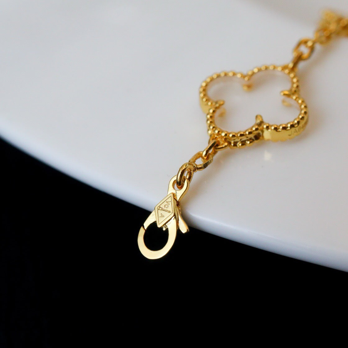 [Glitter Jewelry]CLOVER 5 MOTIF ROCK CRYSTAL PINK GOLD BRACELET
