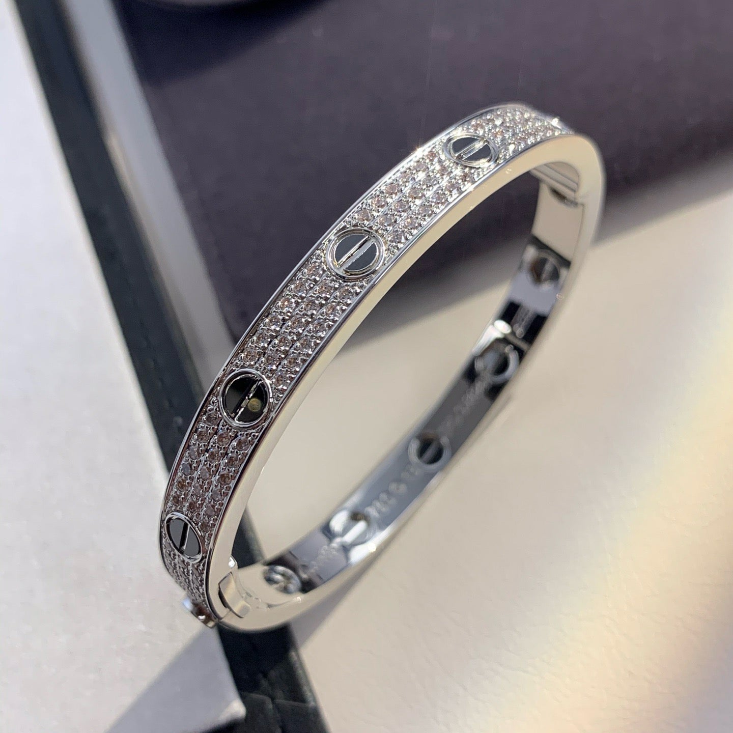 [Glitter Jewelry]LOVE BRACELET 6.1MM DIAMOND-PAVED CERAMIC