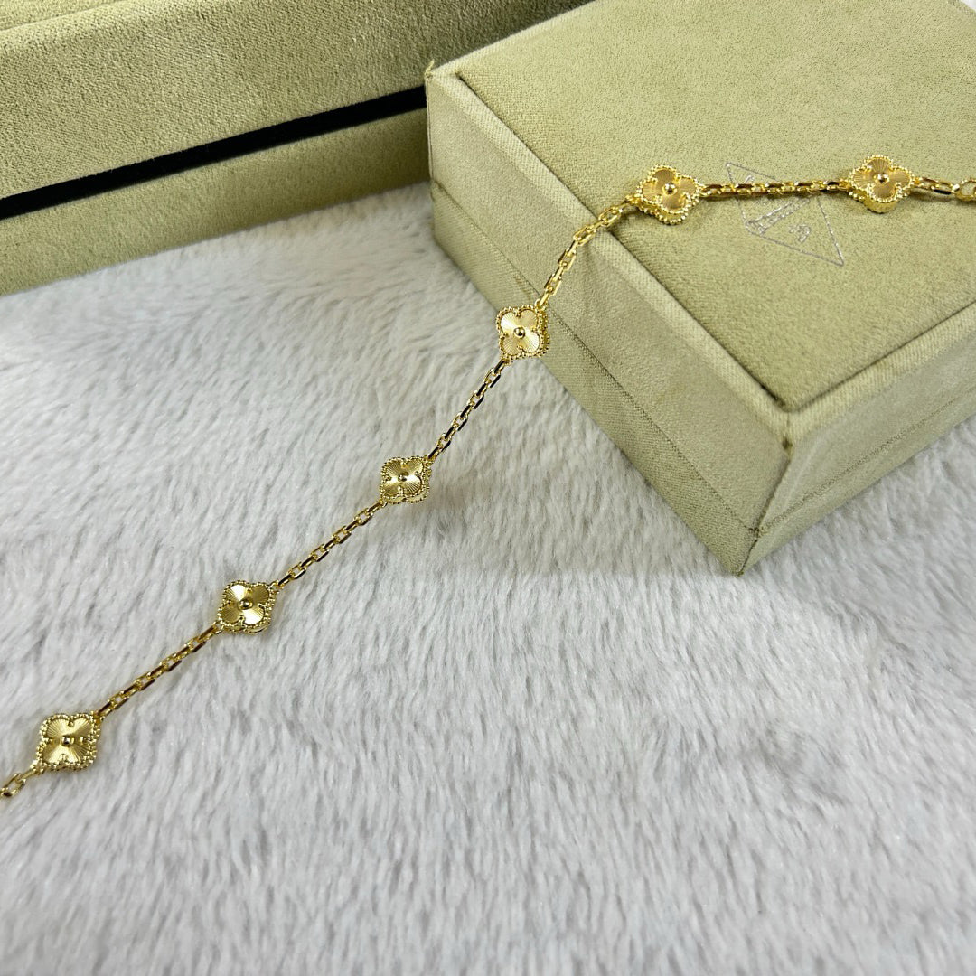 [Glitter Jewelry]CLOVER 6 MOTIF DIAMOND BRACELET
