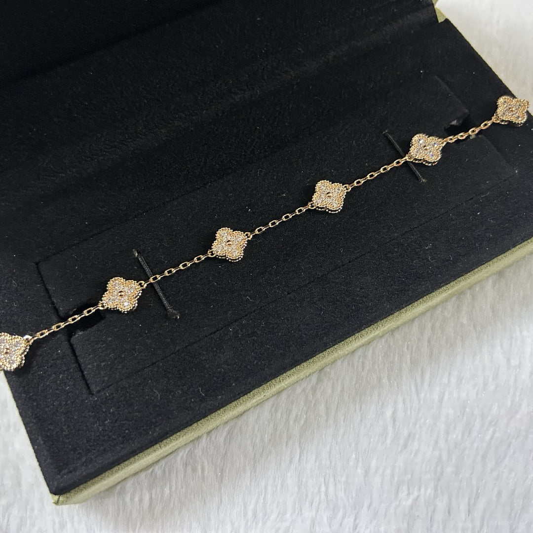 [Glitter Jewelry]CLOVER 6 MOTIF DIAMOND BRACELET