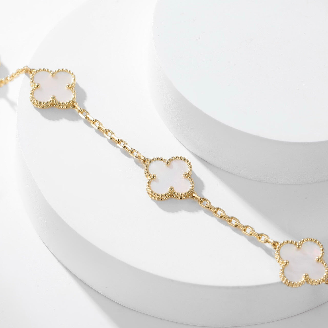 [Glitter Jewelry]CLOVER 10 MOTIFS WHITE MOTHER OF PEARL NECKLACE