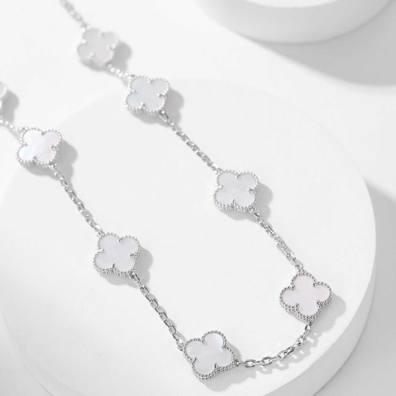 [Glitter Jewelry]CLOVER 10 MOTIFS WHITE MOTHER OF PEARL NECKLACE