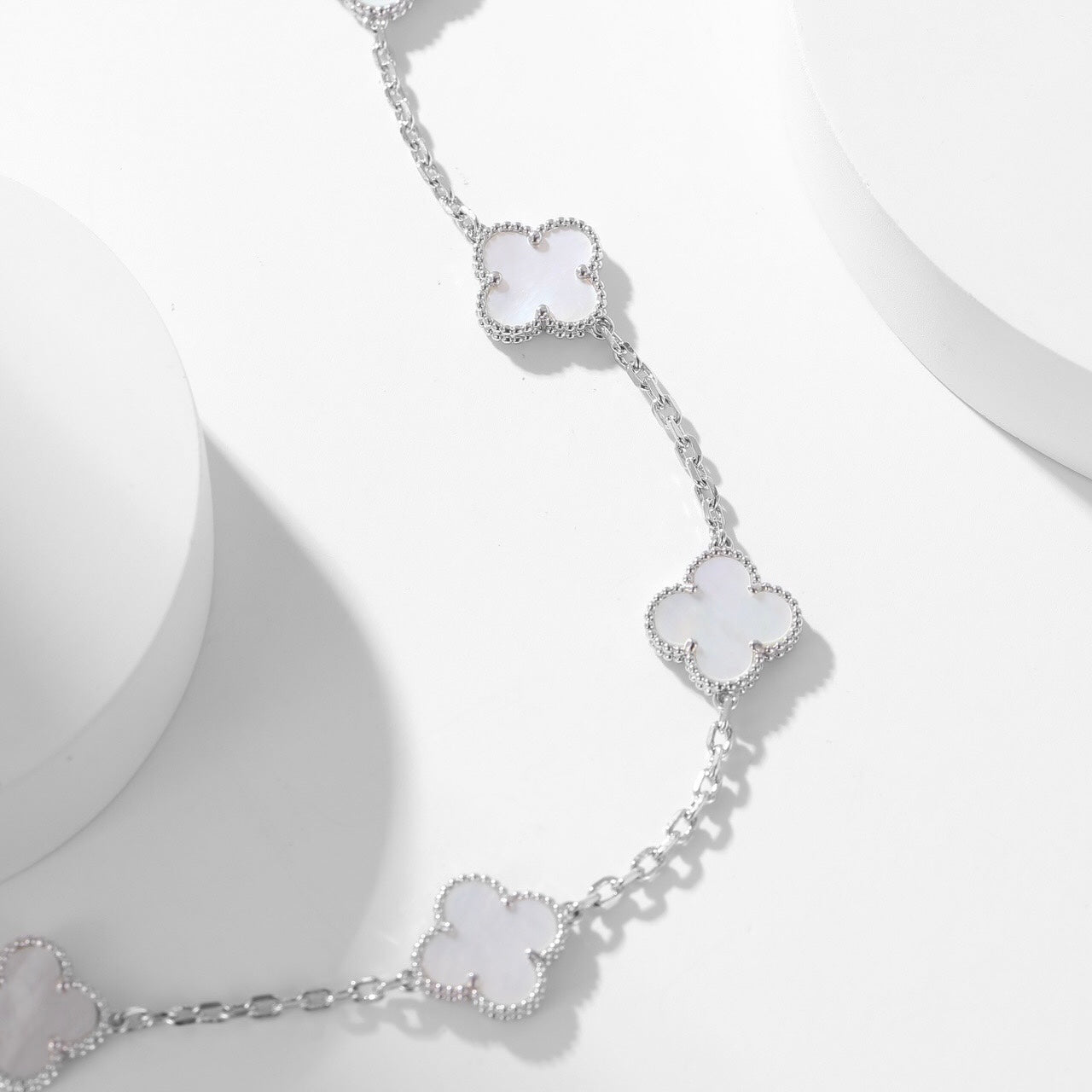 [Glitter Jewelry]CLOVER 10 MOTIFS WHITE MOTHER OF PEARL NECKLACE