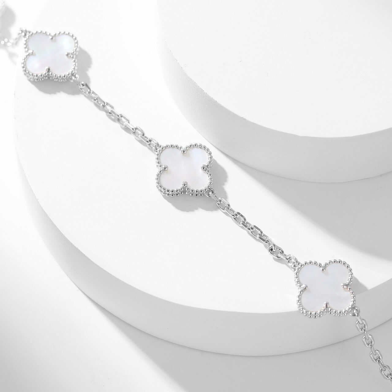 [Glitter Jewelry]CLOVER 10 MOTIFS WHITE MOTHER OF PEARL NECKLACE