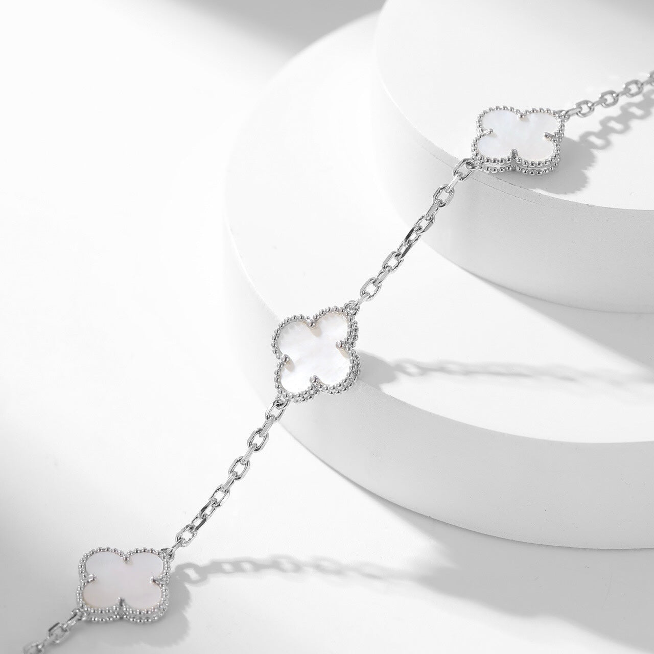 [Glitter Jewelry]CLOVER 10 MOTIFS WHITE MOTHER OF PEARL NECKLACE