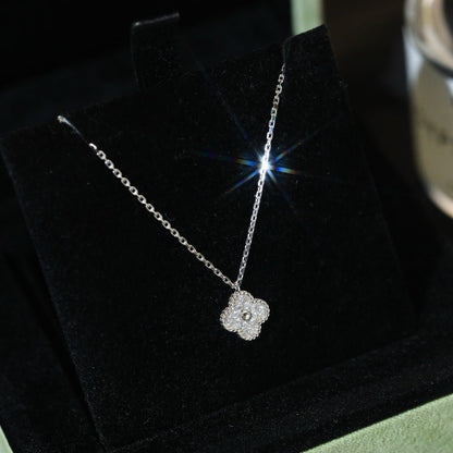 [グリッタージュエリー]クローバー ミニ 9.5mm ペンダント ダイヤモンドネックレス