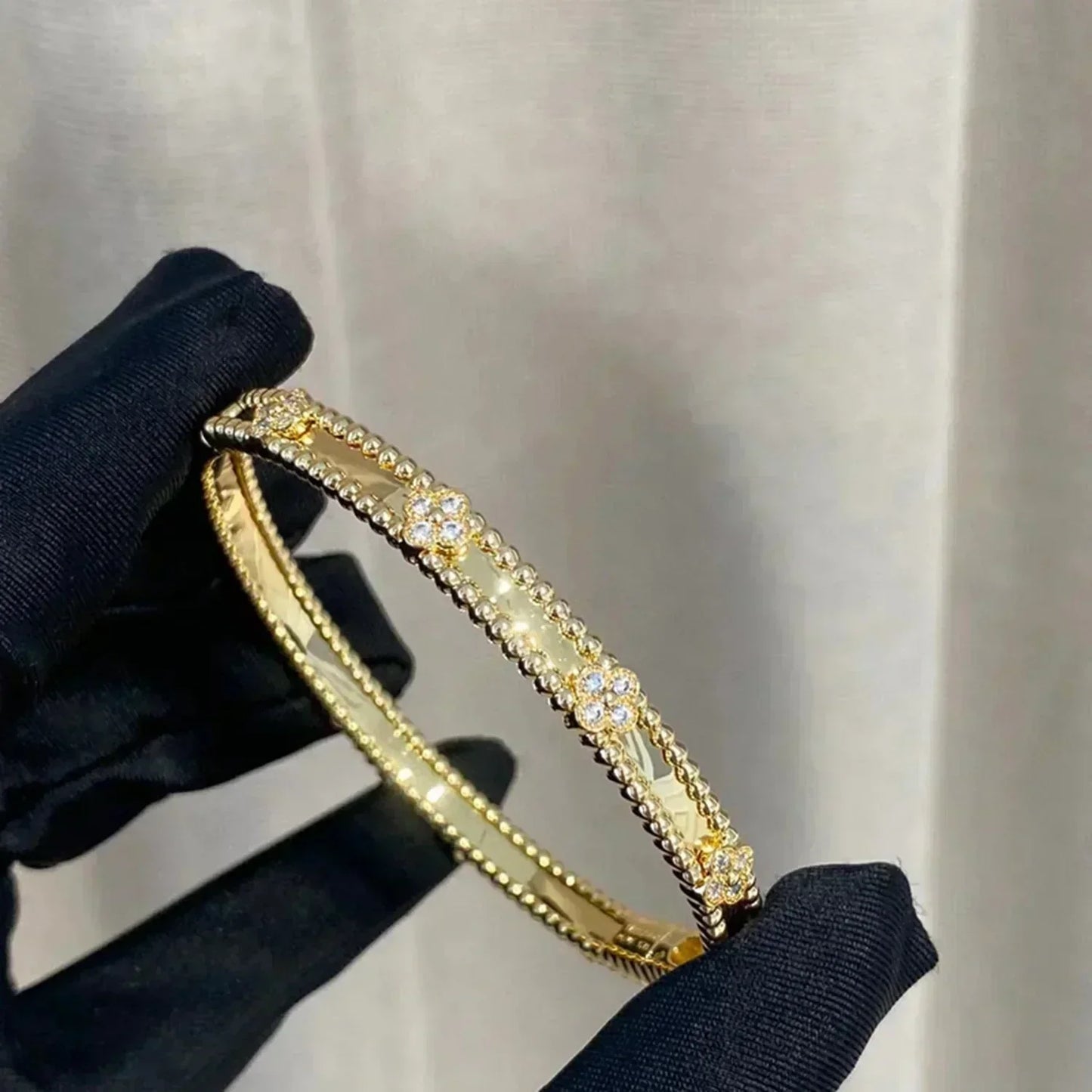 [グリッタージュエリー]クローバーブレスレット 4mmダイヤモンド