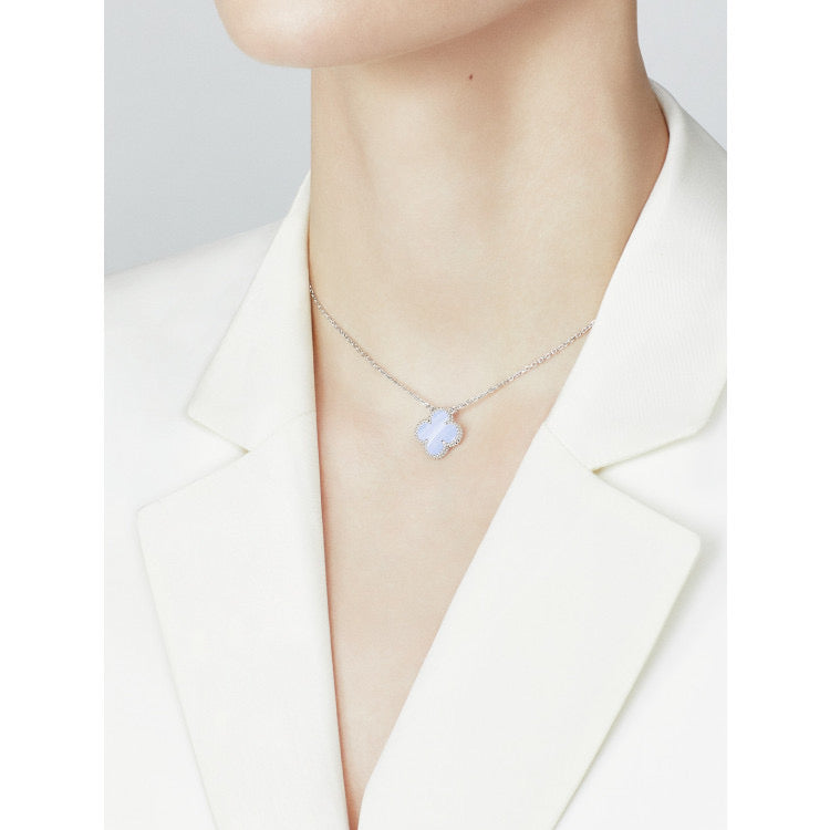 [Glitter Jewelry]CLOVER 15MM BLUE CHALCEDONY NECKLACE SILVER
