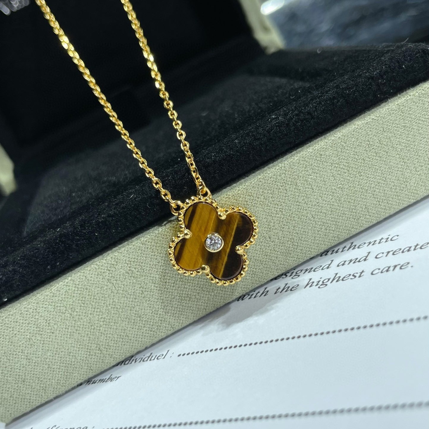 [Glitter Jewelry]CLOVER 15MM DIAMOND AND YELLOW TIGER'S EYE AGATE necklace