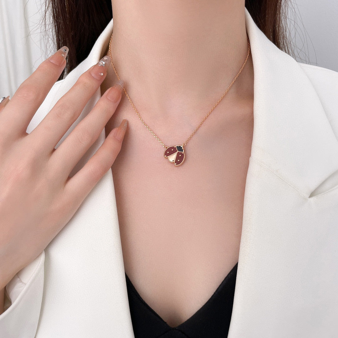 [Glitter Jewelry]LUCKY  CARNELIANS LADYBUG NECKLACE