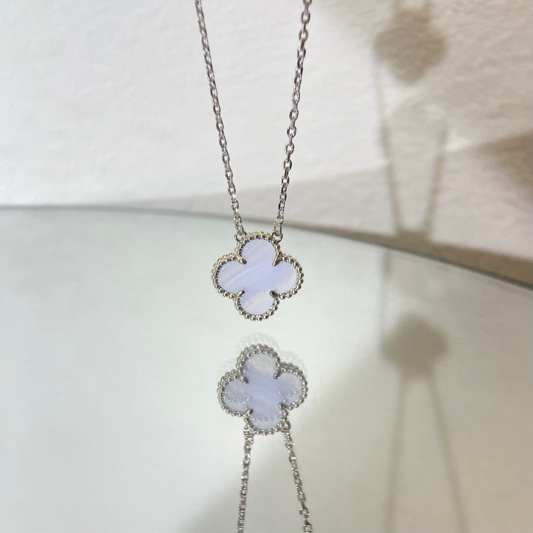 [Glitter Jewelry]CLOVER 15MM BLUE CHALCEDONY NECKLACE SILVER