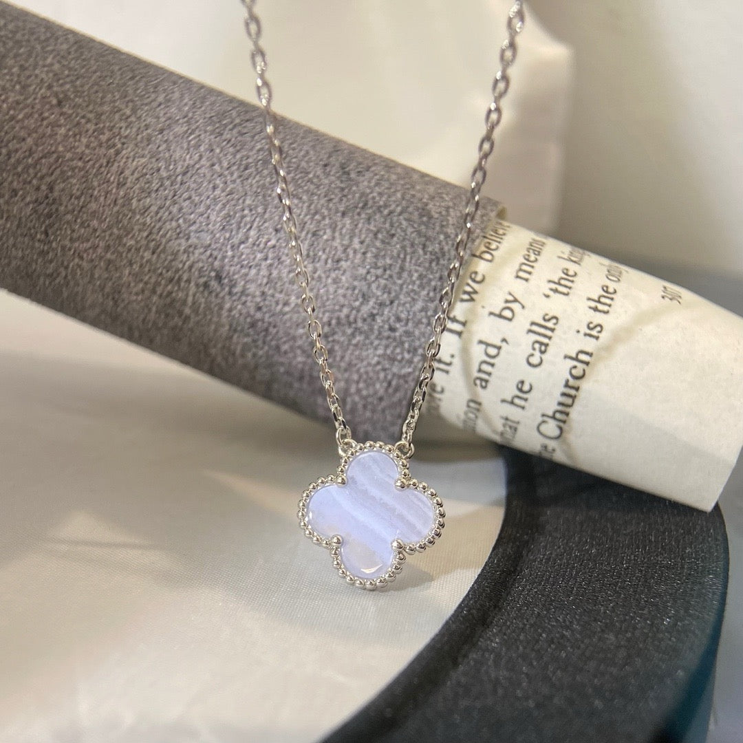 [Glitter Jewelry]CLOVER 15MM BLUE CHALCEDONY NECKLACE SILVER