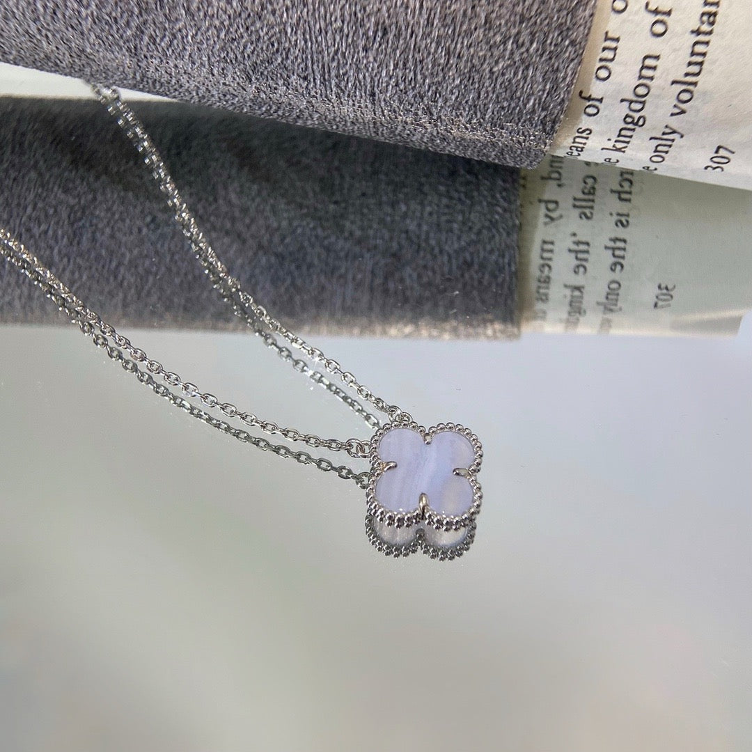 [Glitter Jewelry]CLOVER 15MM BLUE CHALCEDONY NECKLACE SILVER