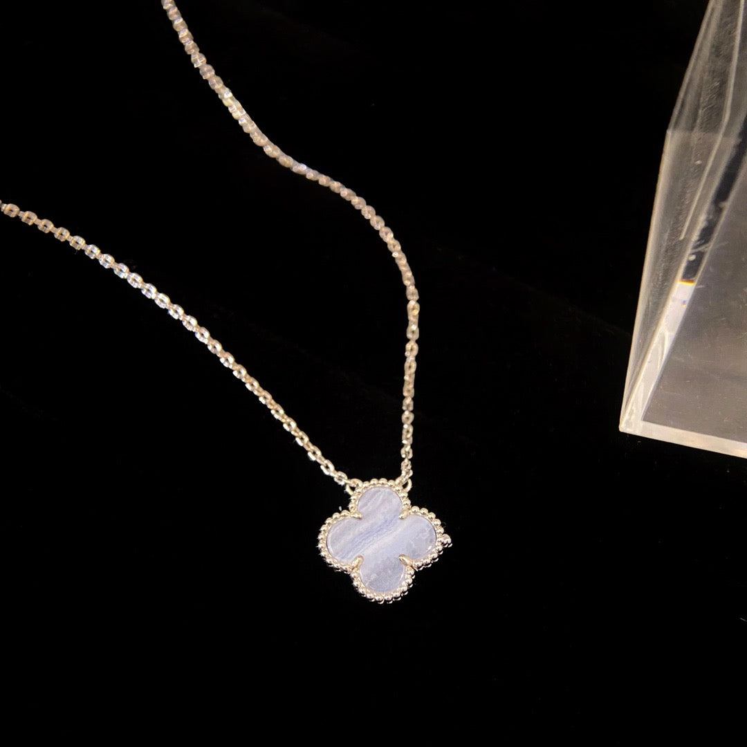 [Glitter Jewelry]CLOVER 15MM BLUE CHALCEDONY NECKLACE SILVER