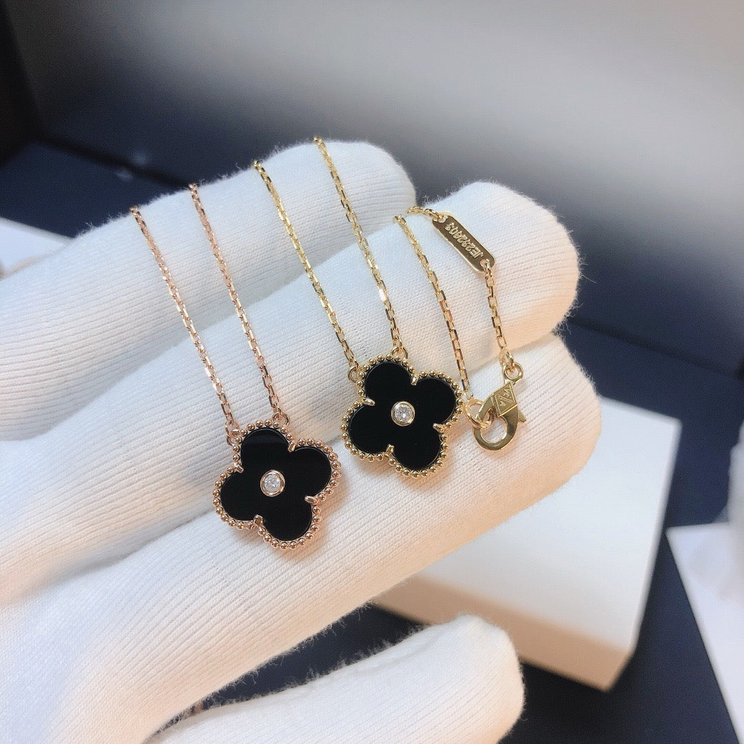 [Glitter Jewelry]CLOVER 15MM DIAMOND ONYX NECKLACE
