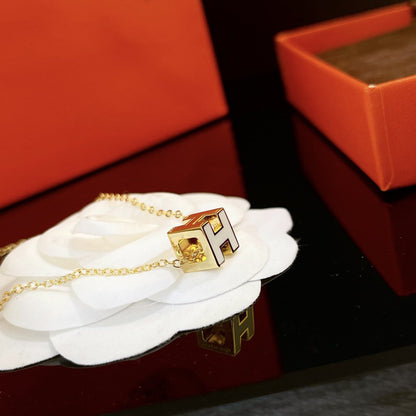 [Glitter Jewelry]H WHITE SQUARE GOLD NECKLACE