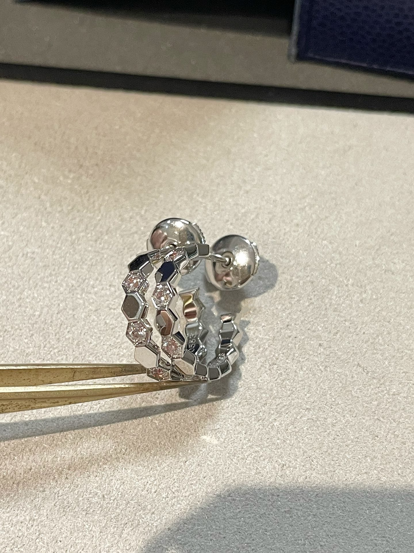 [Glitter Jewelry]Hollow Design Four-Leaf Clover Flower Shape Ring