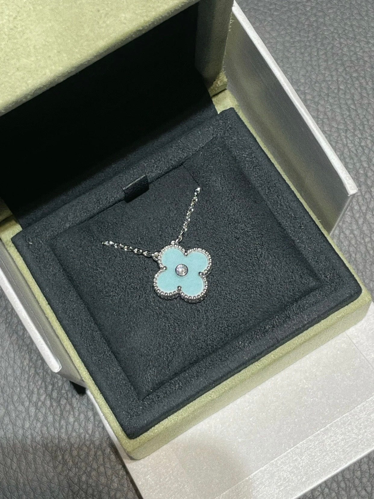 [Glitter Jewelry]CLOVER 1 DIAMOND LIGHT BLUE SILVER NECKLACE