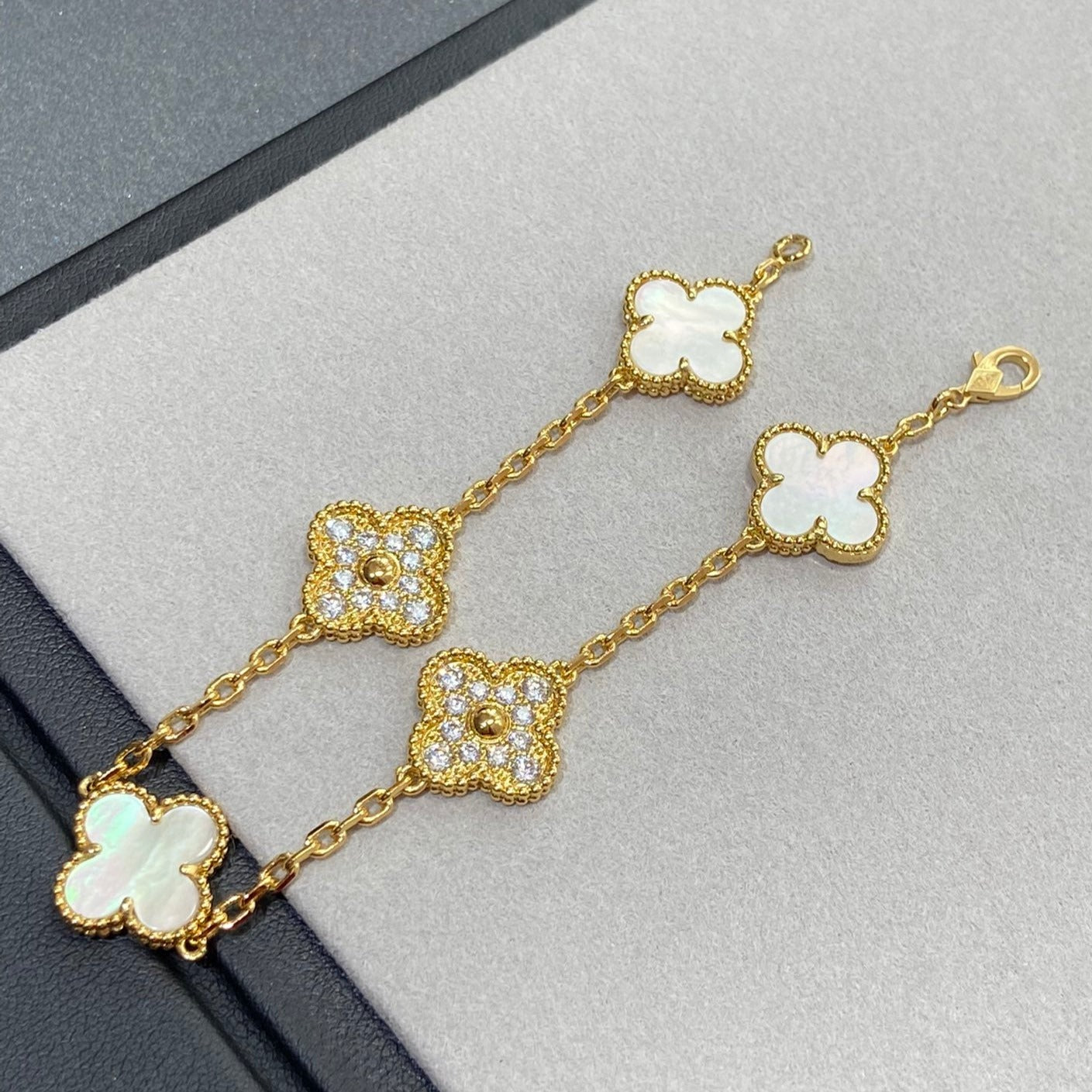 [Glitter Jewelry]CLOVER BRACELET 5 MOTIF WHITE MOP DIAMOND
