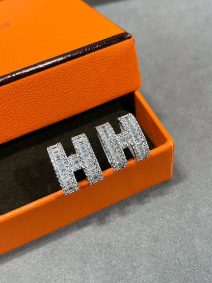 [グリッタージュエリー]シルバーダイヤモンド付きHスタッドピアス