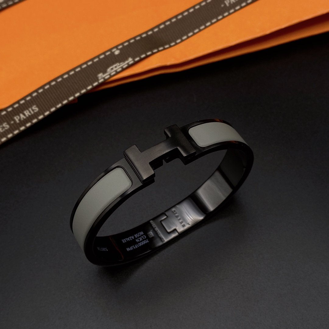 [グリッタージュエリー]CLIC HM SO ブラックグレーブレスレット