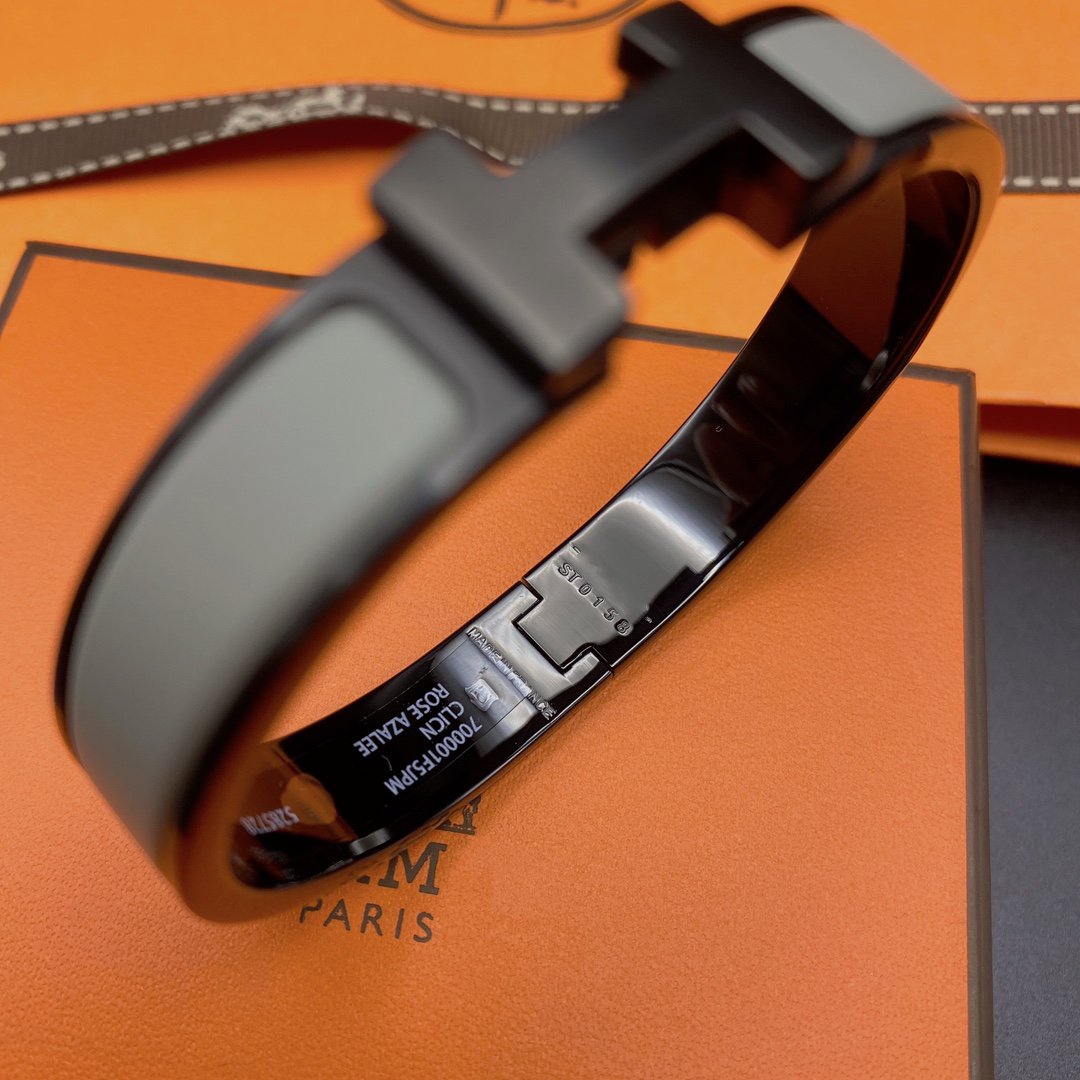 [グリッタージュエリー]CLIC HM SO ブラックグレーブレスレット