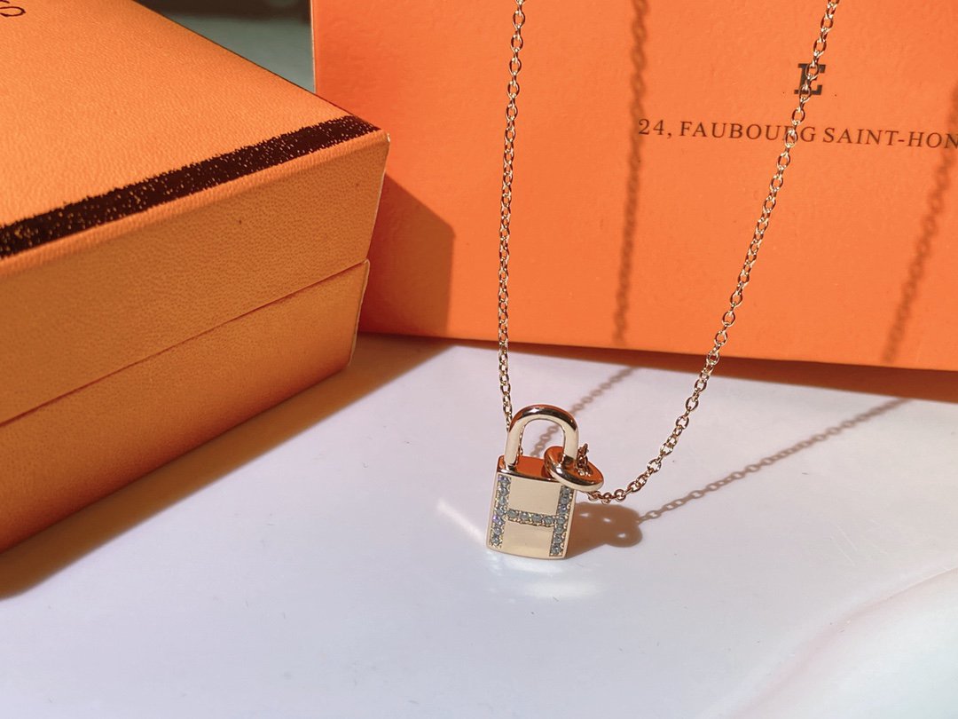[Glitter Jewelry]HM ADVANCED NICHE LOCK HEAD NECKLACE DIAMONDS
