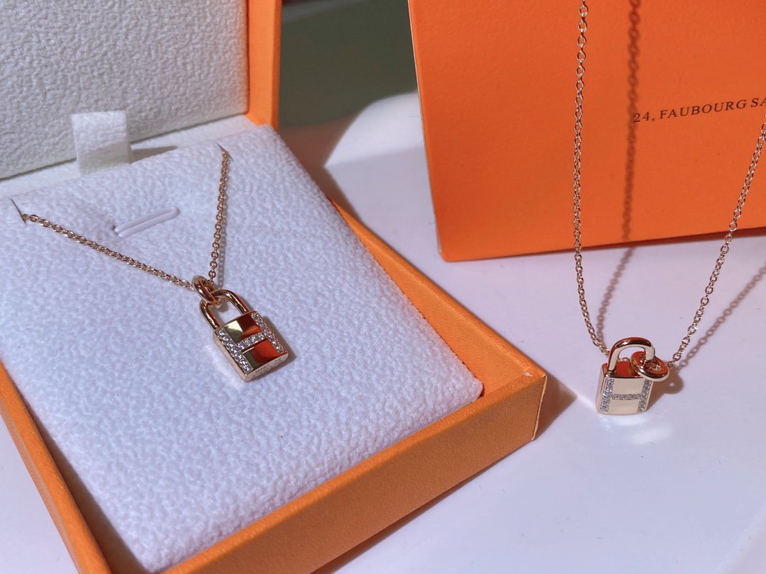 [Glitter Jewelry]HM ADVANCED NICHE LOCK HEAD NECKLACE DIAMONDS