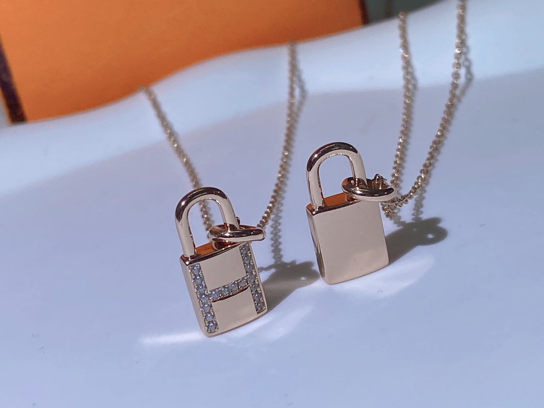 [Glitter Jewelry]HM ADVANCED NICHE LOCK HEAD NECKLACE DIAMONDS