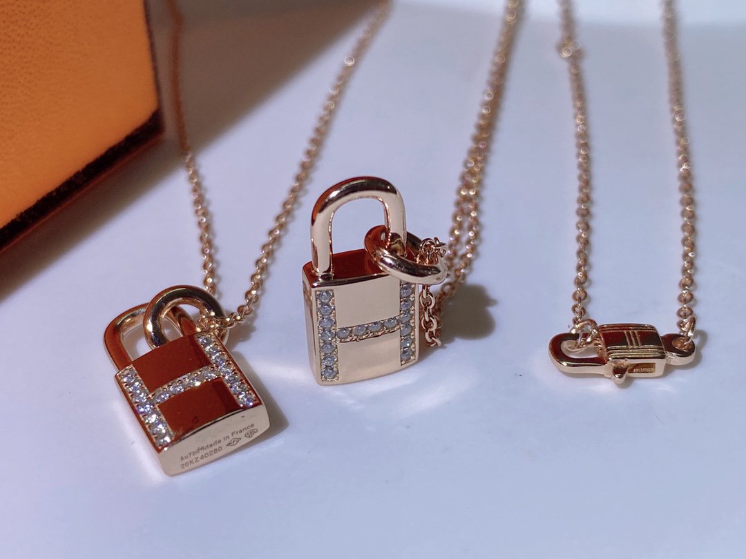 [Glitter Jewelry]HM ADVANCED NICHE LOCK HEAD NECKLACE DIAMONDS