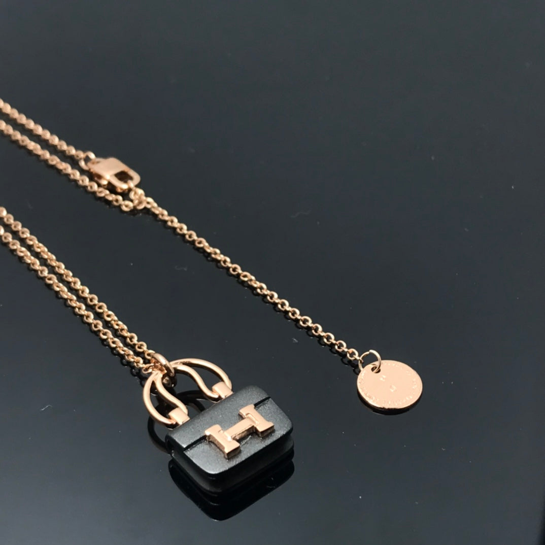[Glitter Jewelry]WOMEN'S HM AMULETTES CONSTANCE PENDANT NECKLACE