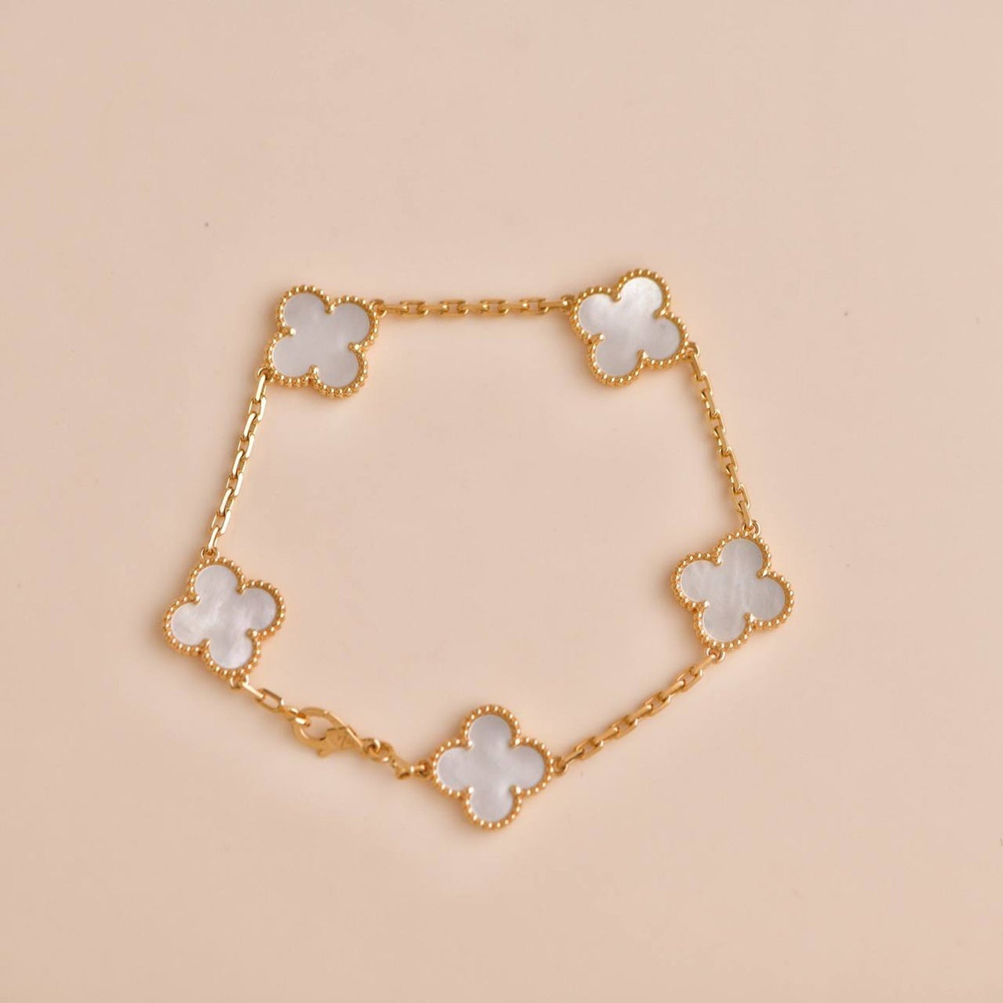 [Glitter Jewelry]CLOVER  5 MOTIF WHITE MOP BRACELET