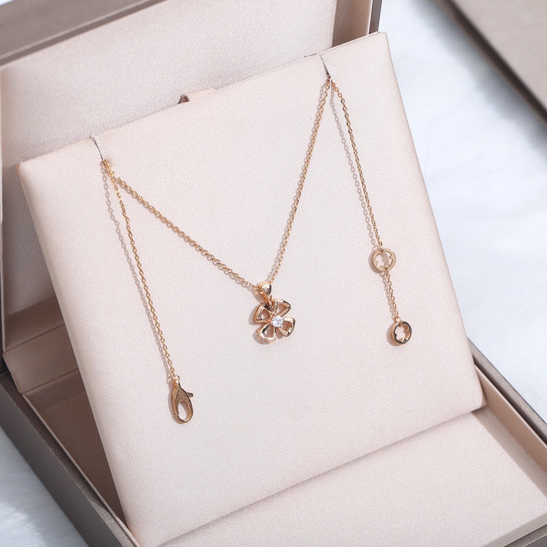 [Glitter Jewelry]FIOREVER NECKLACE DIAMOND CENTER